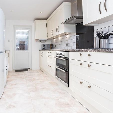 The White & Warm, Free Parking & Wifi, 8 Beds Colchester Exterior foto