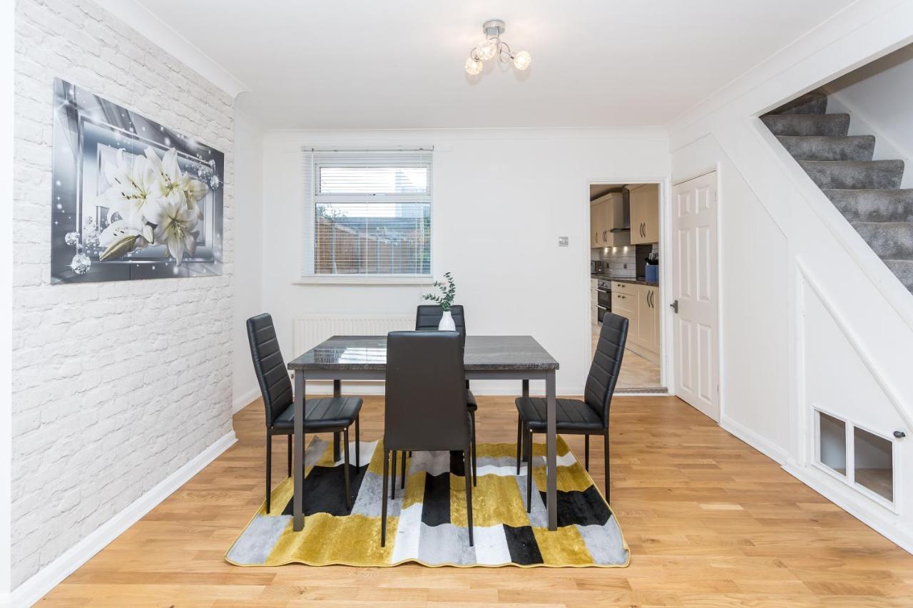 The White & Warm, Free Parking & Wifi, 8 Beds Colchester Exterior foto