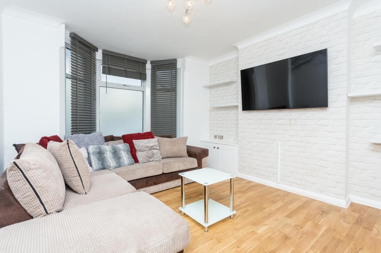 The White & Warm, Free Parking & Wifi, 8 Beds Colchester Exterior foto